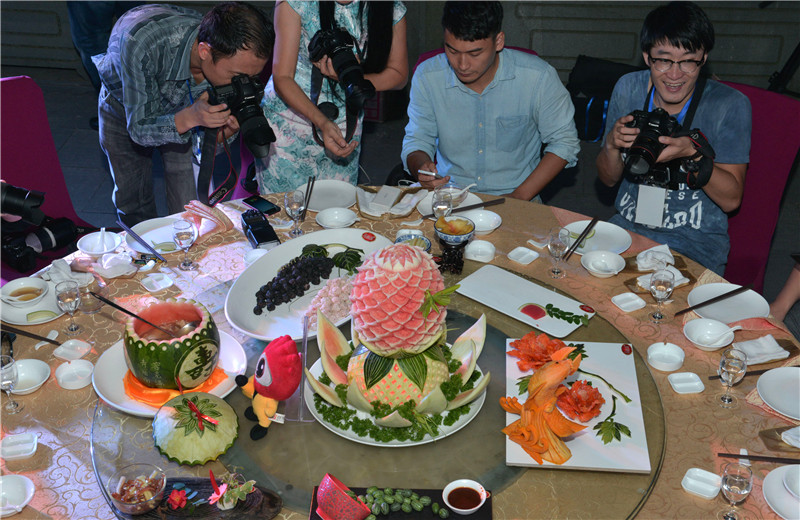 美食达人点赞西瓜宴