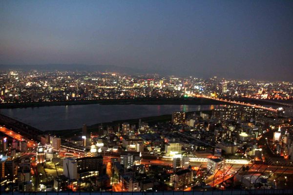 迪拜人均月收入_日本人的平均月收入(3)