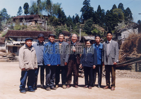 记者 吴向东 见习记者 杨震山