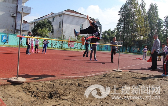 章镇镇小学生秋季田径运动会顺利召开