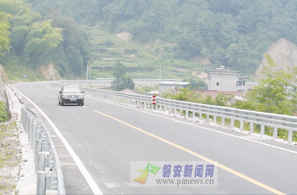 "以前去永康要绕远路,而且路面窄,路况差,现在新公路建成,去永