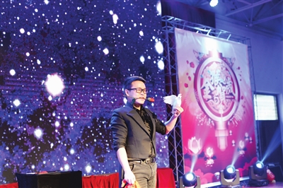 传递青春正能量践行志愿者誓言