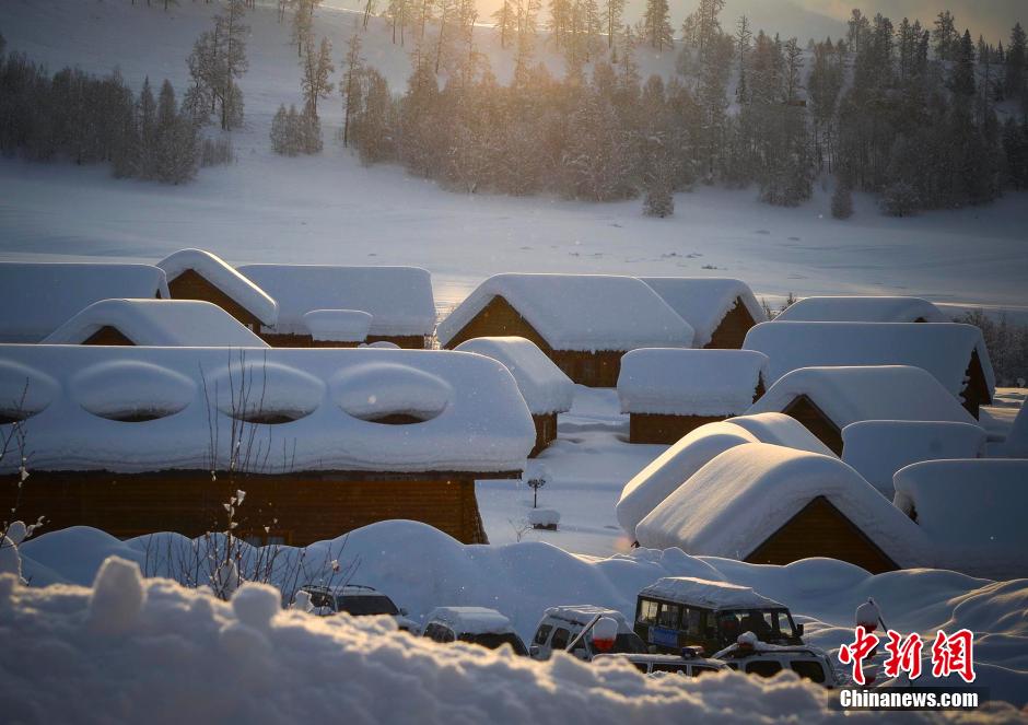 新疆禾木连续降雪