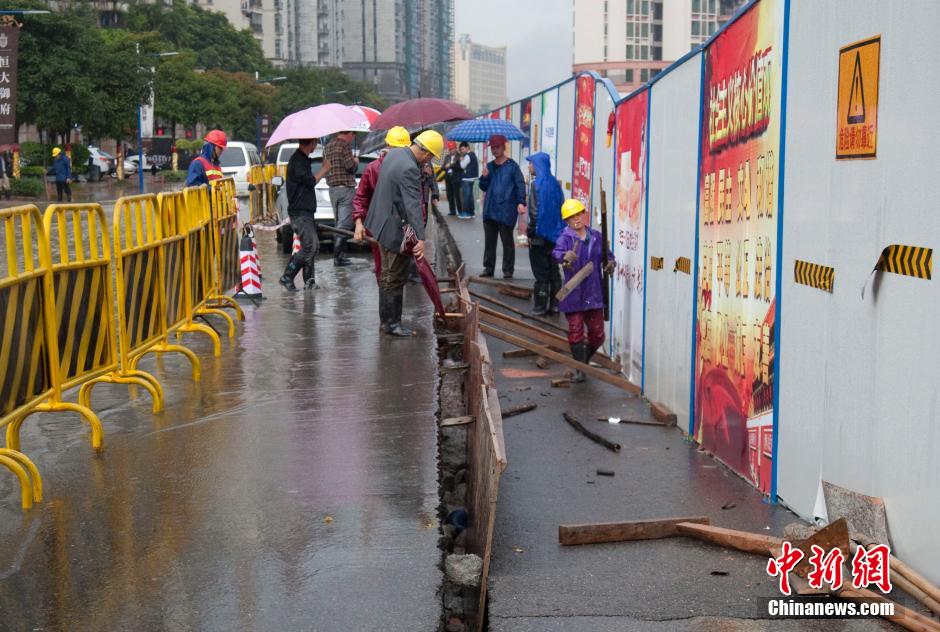 ���ݴ��ͻ������