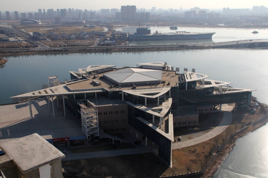 ɽ��������