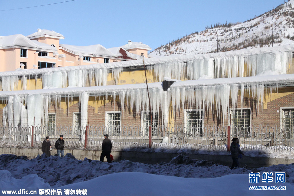 �½���ѩ�ڻ���