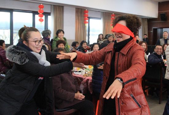 鲁家峙居民自娱自乐迎新春