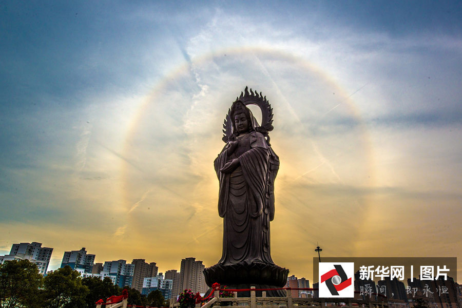 武汉归元寺现日晕景观