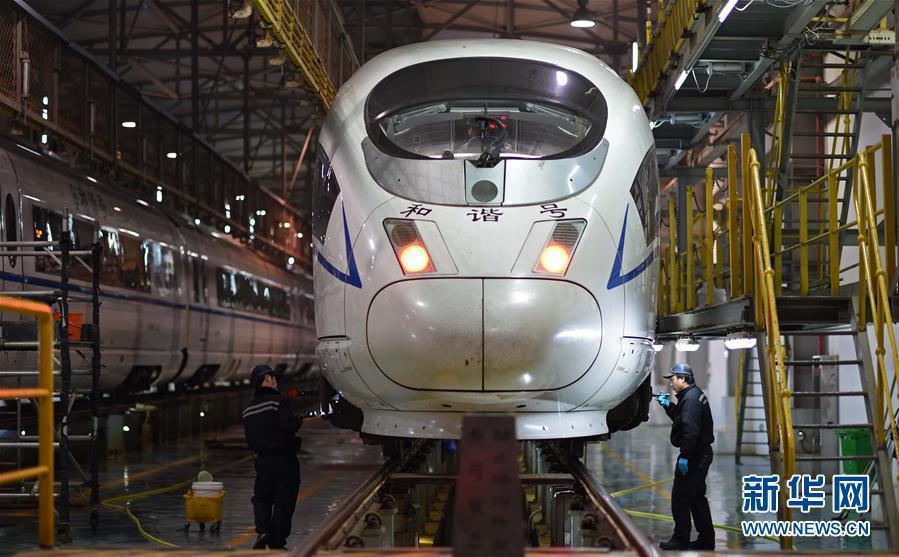 “动车医院”里的不眠夜