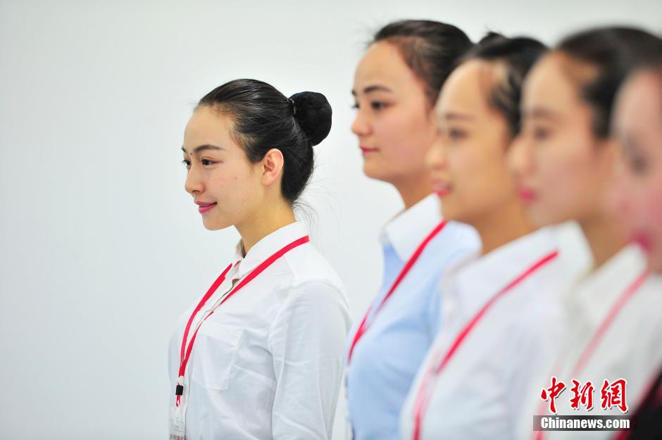 “95后”扎堆应聘空乘