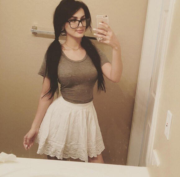 17434394_995509.jpg