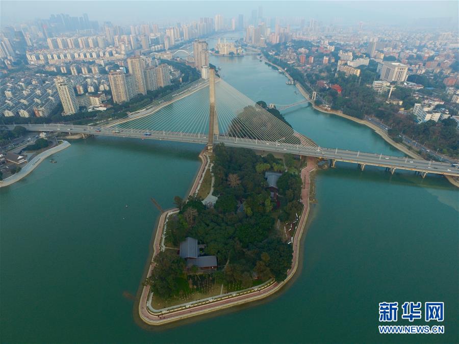 ���и����