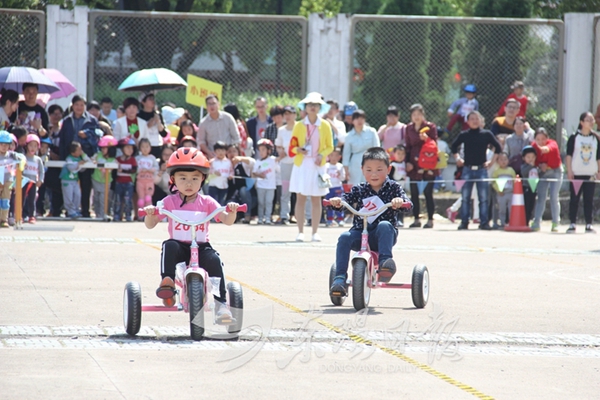 人小也能玩赛车 300余名儿童参加单车大赛-比