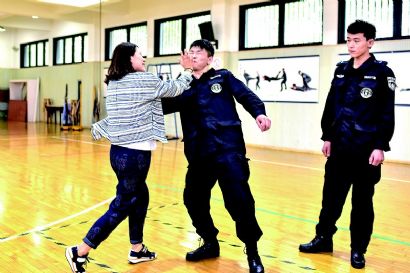 “女子防身术”上周六正式开班