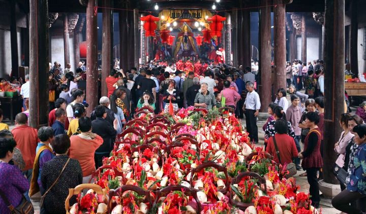 正文今天(5月22日)上午,汤溪城隍庙热闹非凡,三年一次的"摆胜"祭祀