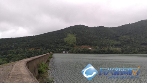 大雨袭城 长兴各地紧急泄洪排水(图)