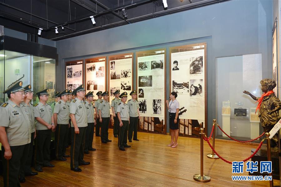 �侯���ܺ�ɫ����ӭ��һ