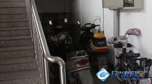 7月起楼道间停放电瓶车要罚款图