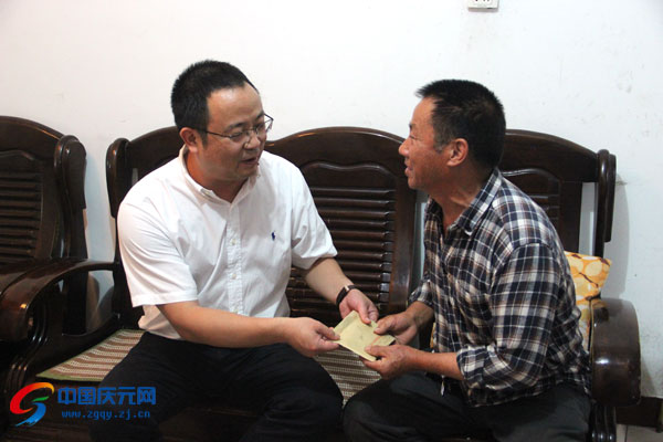 杨雷走访慰问困难党员群众