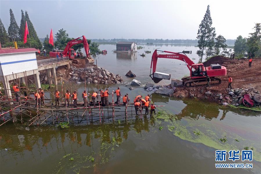 新华垸溃口成功合龙