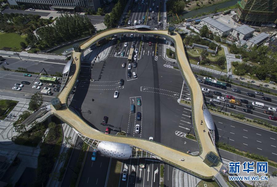 ���ĺ���������̬����