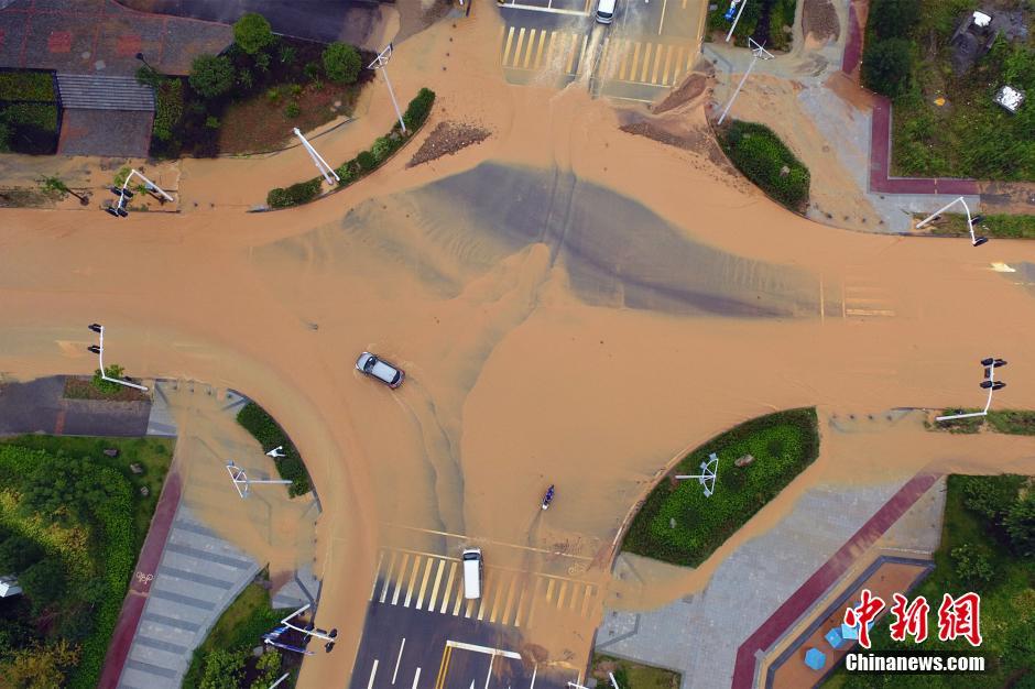 ���ĺ����˲��Ⱪ��Ϯ��