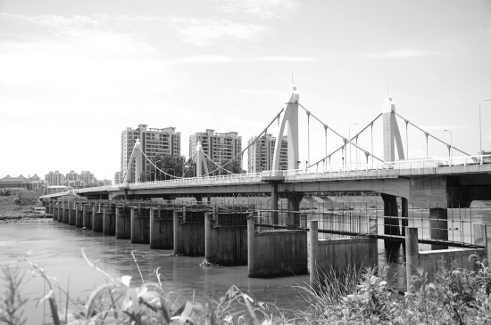 因桥梁,城市干道隔断形成的障碍点,将施光南音乐广场,艾青文化公园