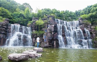 东辉公园再现"九龙飞瀑"景观--温岭新闻网