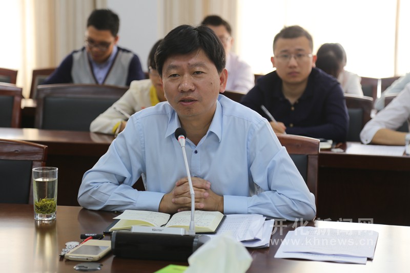 品牌新闻 品牌新闻 正文   就如何做好下一步工作,童炜鑫强调,要坚定