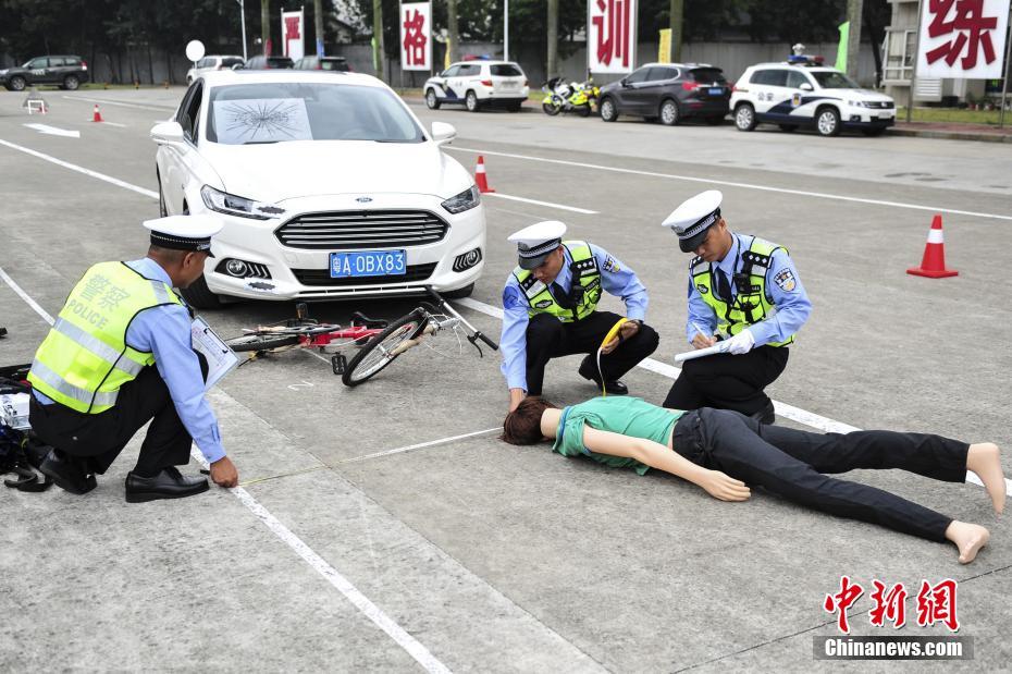 广东21地市交警比武