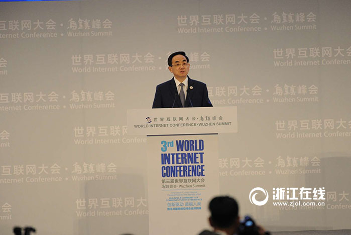 2020gdp亿万谁可能_近十年中国gdp数据图(3)