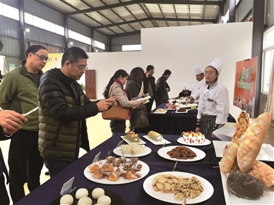 ְ��У�ʽ��� չʾ�θĳɹ�