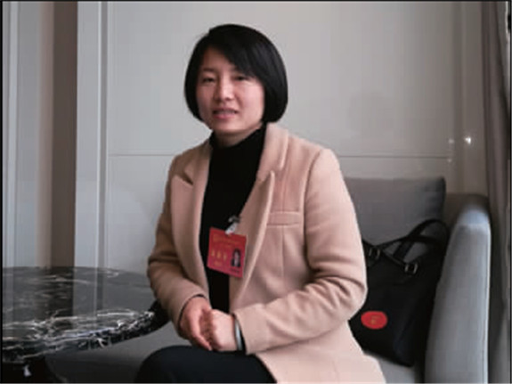 姜丽娜:加大对西部教育资源配置的政策支持