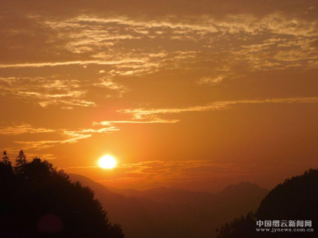 在缙云县大洋山风景区的南溪村,游客只要往临县的永嘉界坑乡方向远眺