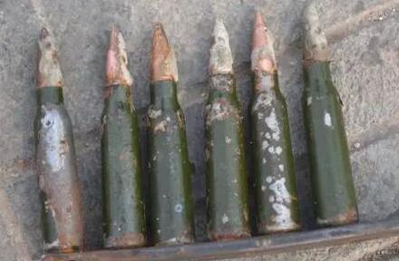 舟山渔民在海里捞上6颗子弹 疑似韩国步枪子弹