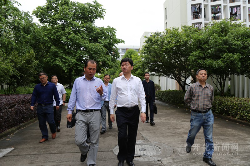 童炜鑫在调研为民办实事项目时强调 找准定位 明确目标 努力把实事