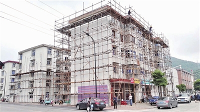 展茅沿街建筑 立面加紧改造