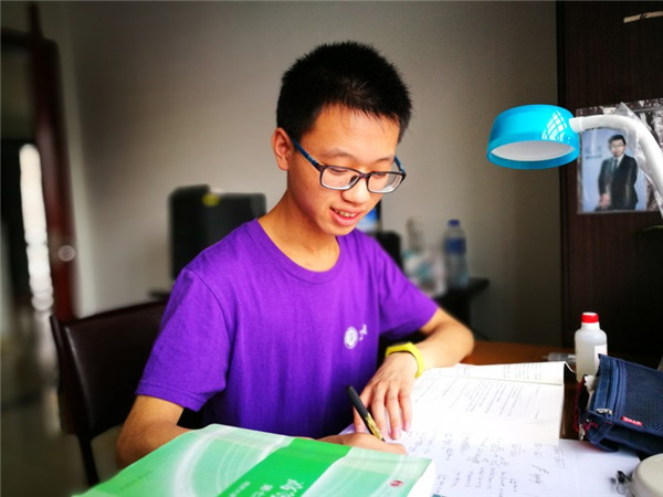 龙中学子毛舒宇考入北大-龙游新闻网