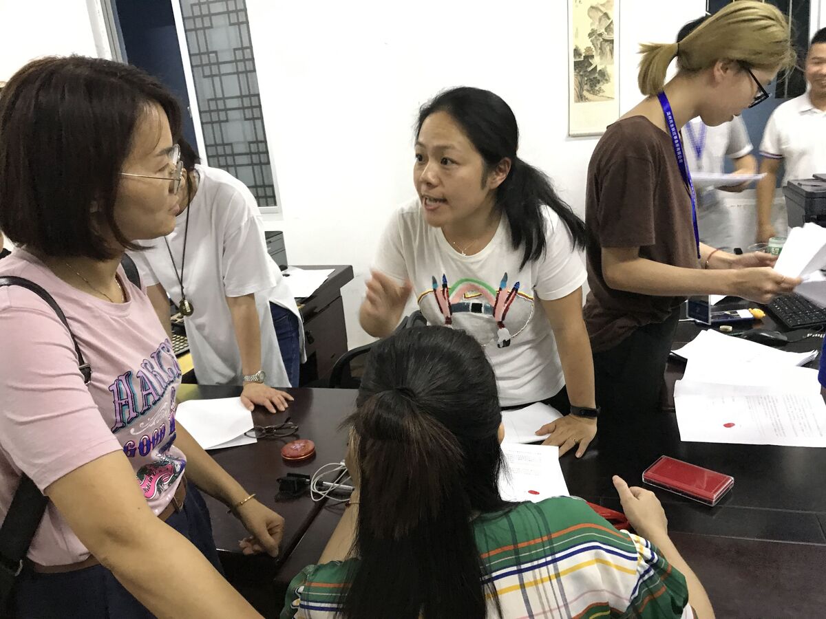 征迁一线女干部 不让须眉勇担当