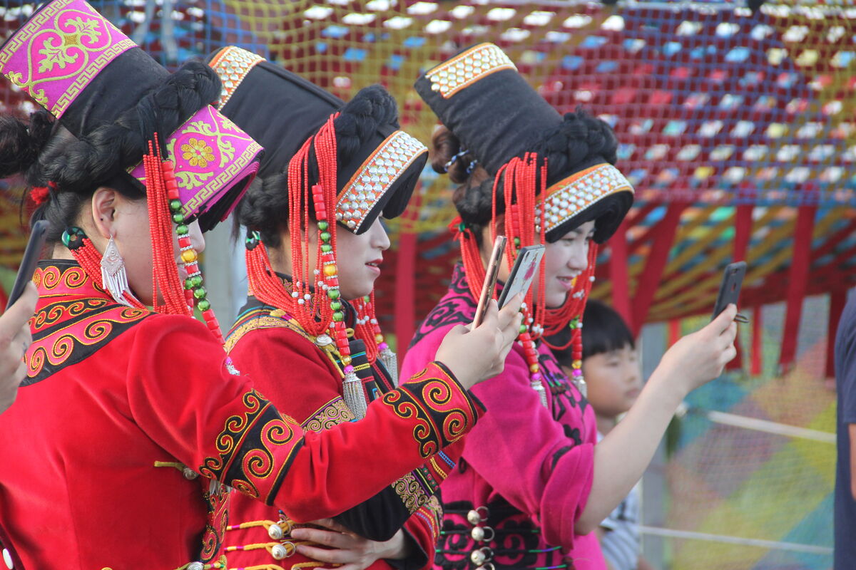 在温岭的夏夜来一次穿越之旅 彝族达休舞跳起来!-温岭新闻网