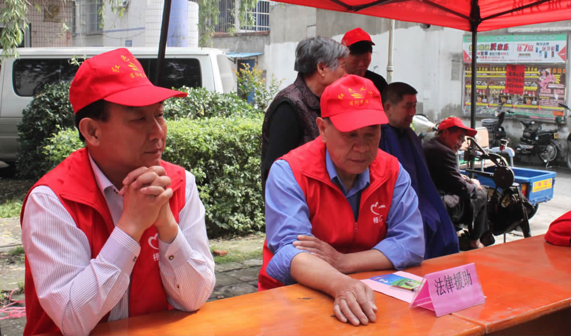 这个诊所不简单,把脉问诊全靠法