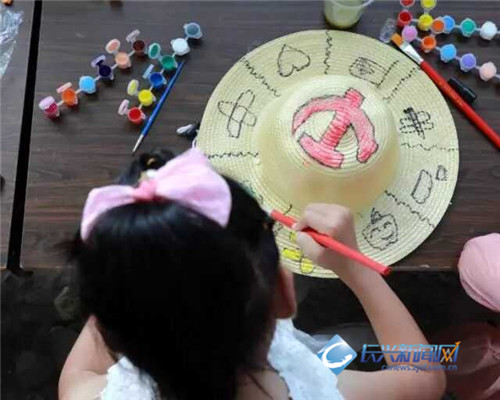 水口乡后坟村妇联开展喜迎十九大,亲子绘画筑