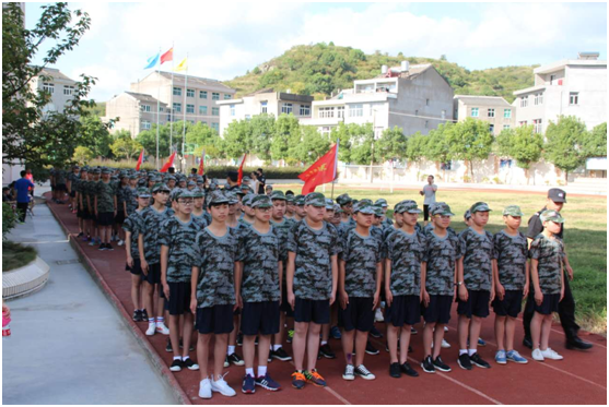 城南岙环中学举行2017年秋季开学典礼暨七八年级军训开营仪式-温岭