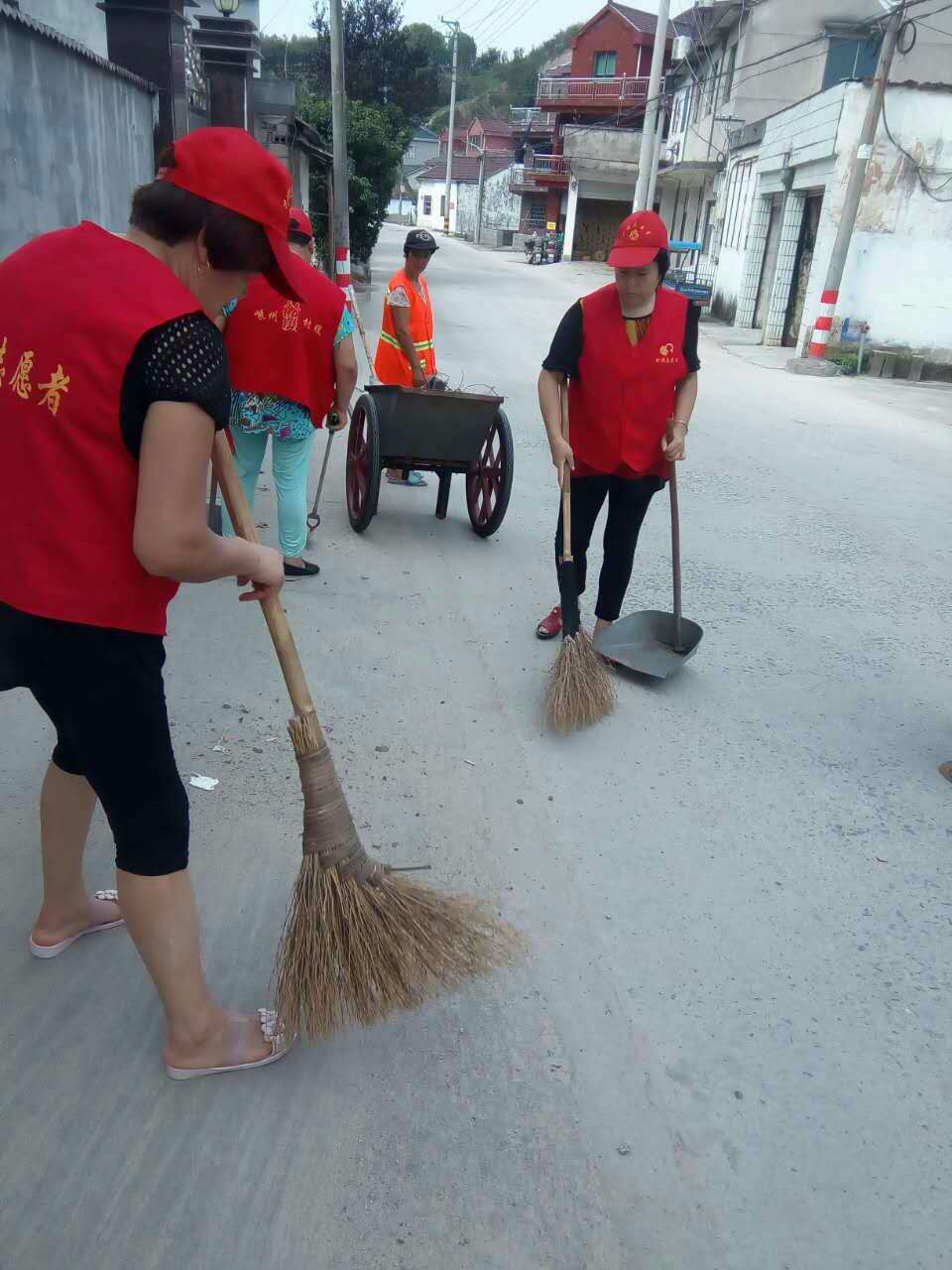 北漳镇村嫂志愿者队伍开展活动