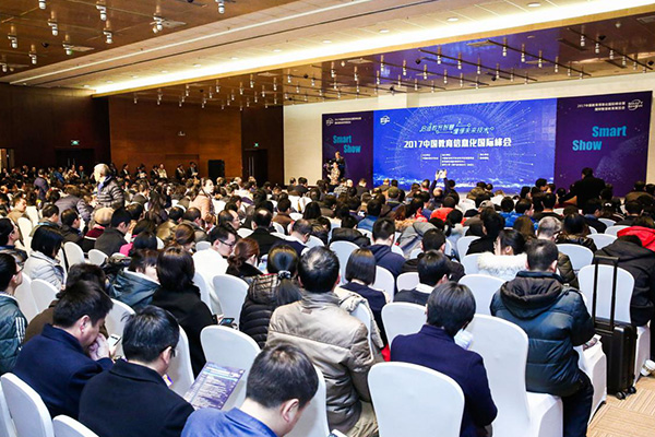 别再教娃儿死记硬背了！听听搞教育技术的国外专家咋给你“泼冷水”