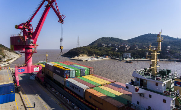龙门港集装箱内支线实现首航,温岭开启大港口