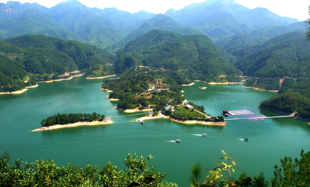 年度旅游景区人气奖17.丽水云和湖仙宫景区
