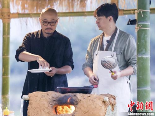 《向往的生活》徐峥秀厨艺黄磊地位不保