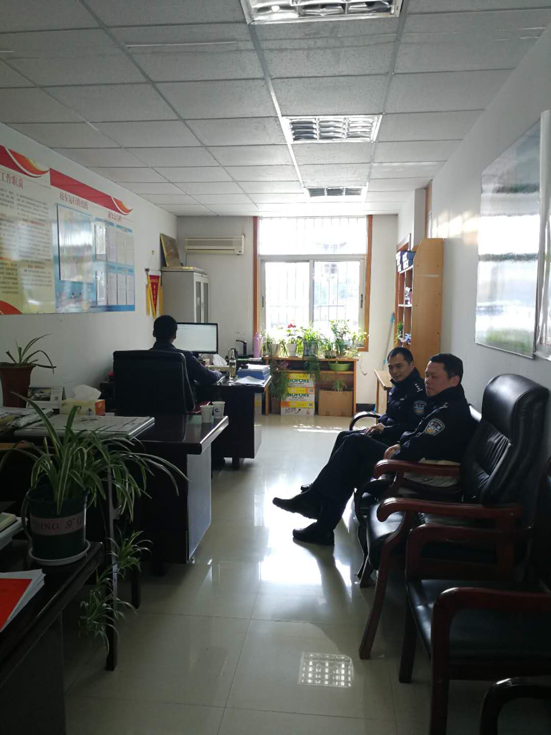 长兴旅游警察以铁骨柔情 守护诗和远方(图