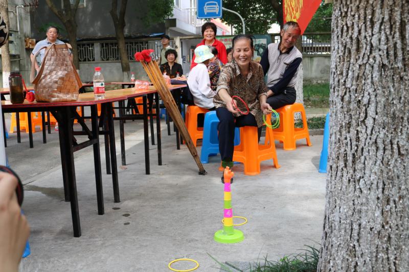 马巾巷社区开展残疾人趣味游戏活动(图)